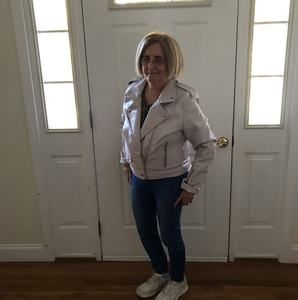 Meet your Posher, Lana